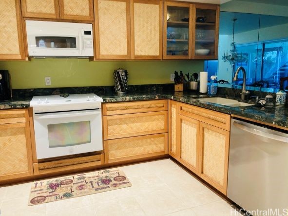 575 Keolu Drive B — photo