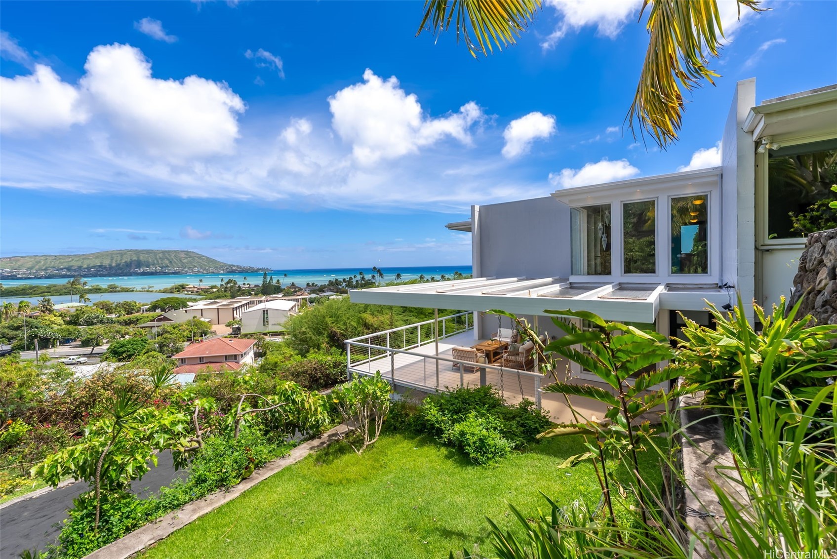 5864-F Kalanianaole Highway — photo