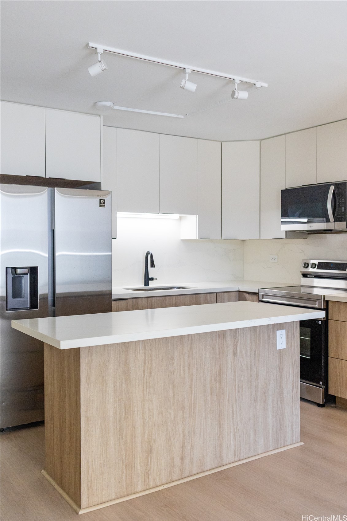 2651 Kuilei Street B84 — photo