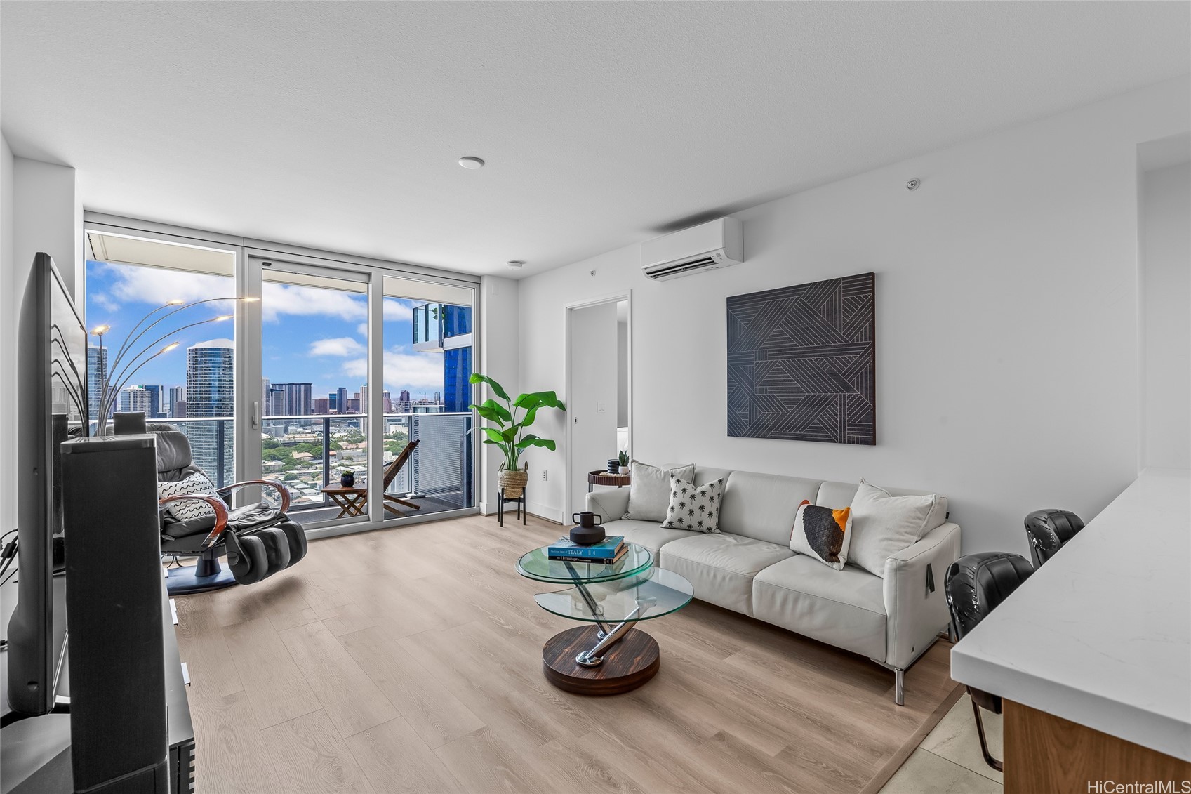 629 Keeaumoku Street 2810 — photo