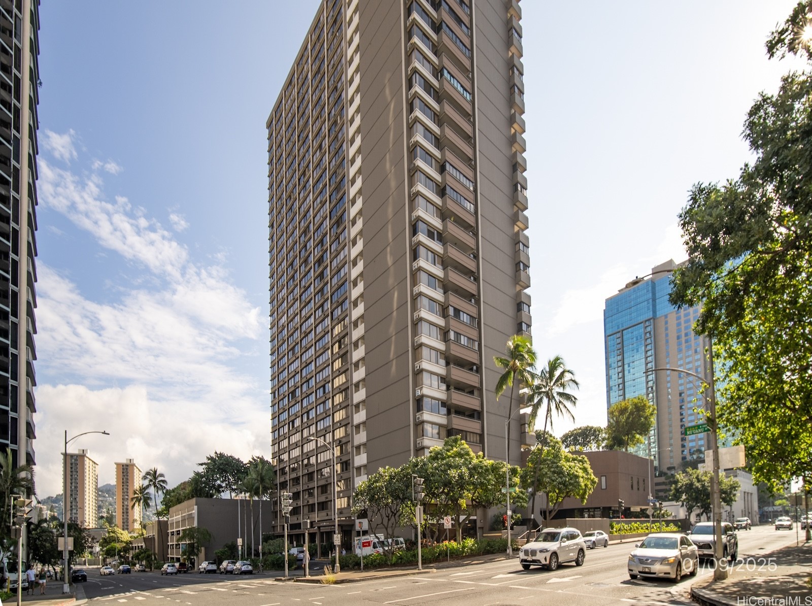1255 Nuuanu Avenue E611 — photo