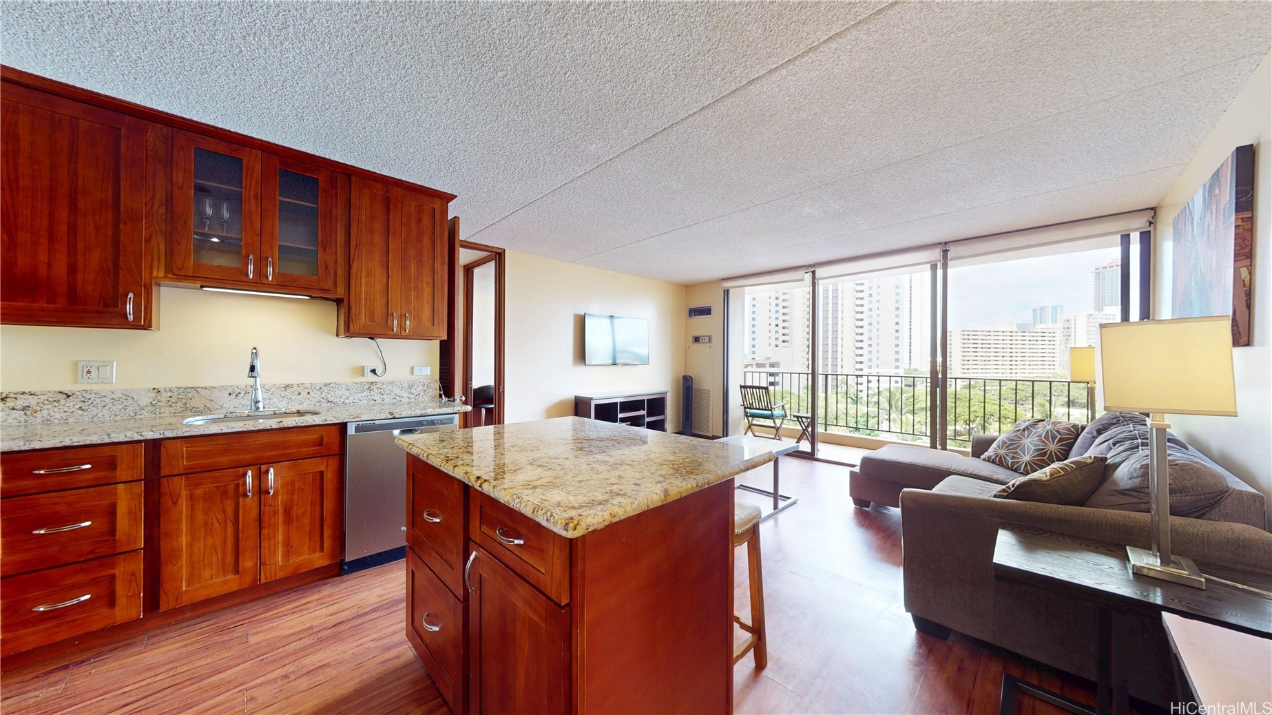 411 Hobron Lane 804 — photo