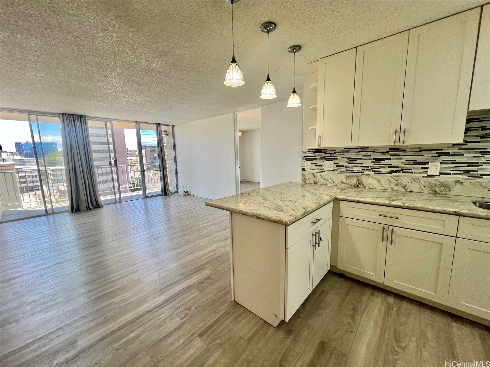 1420 Victoria Street 902 — photo