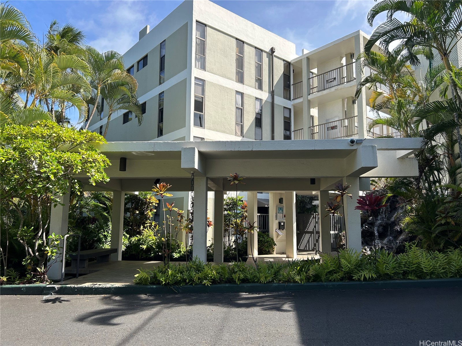 1020 Aoloa Place 111a — photo