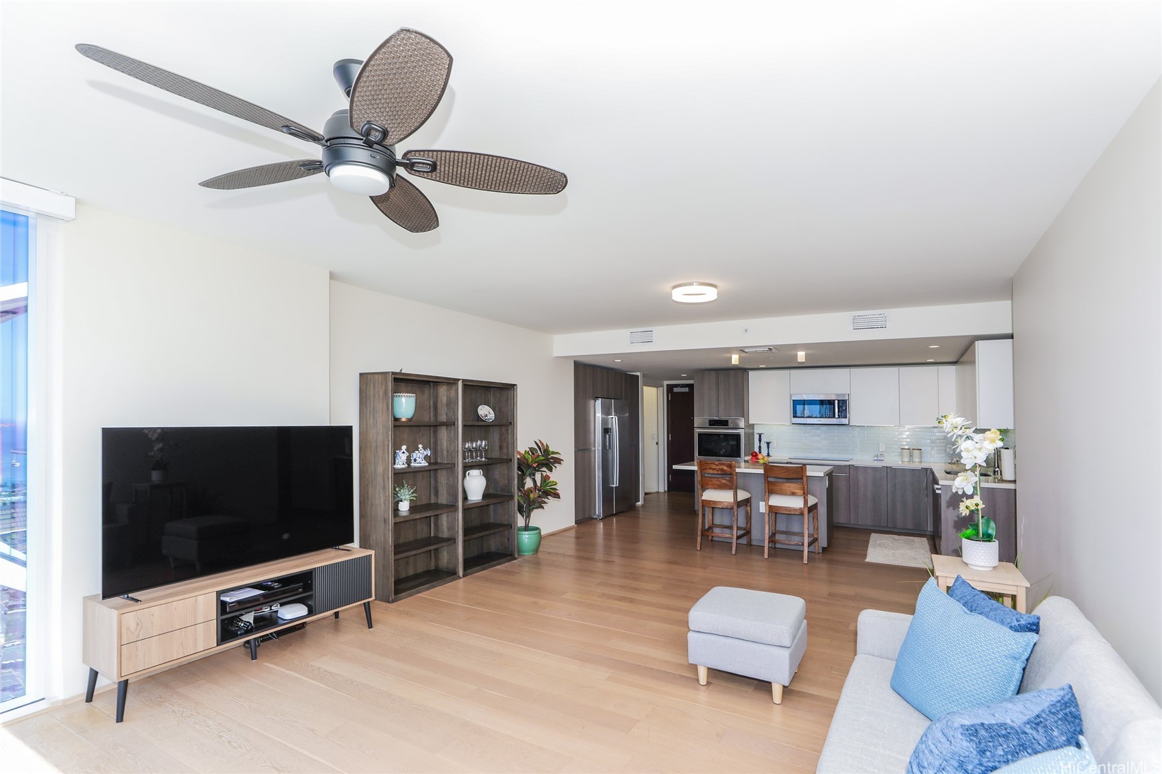 Home in Honolulu, HI 96813 — photo 2