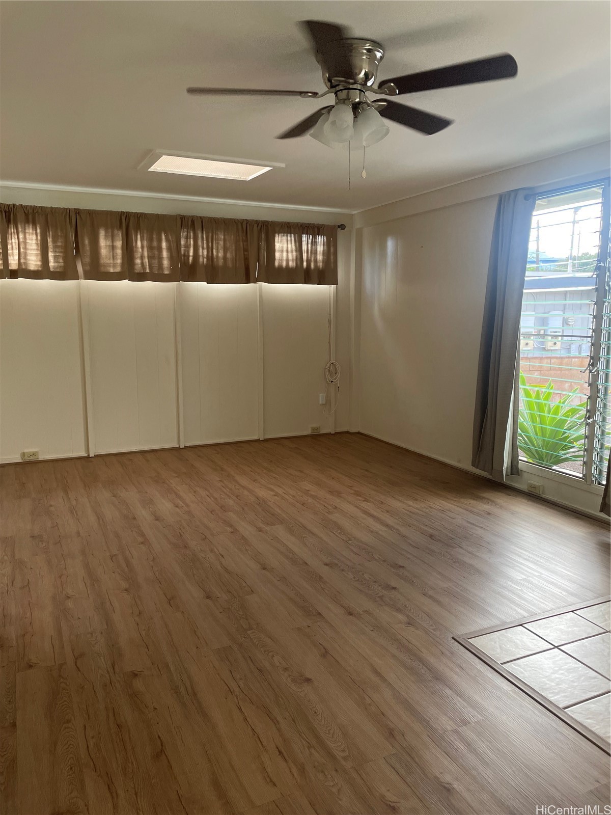 Home in Waipahu, HI 96797 — photo 2