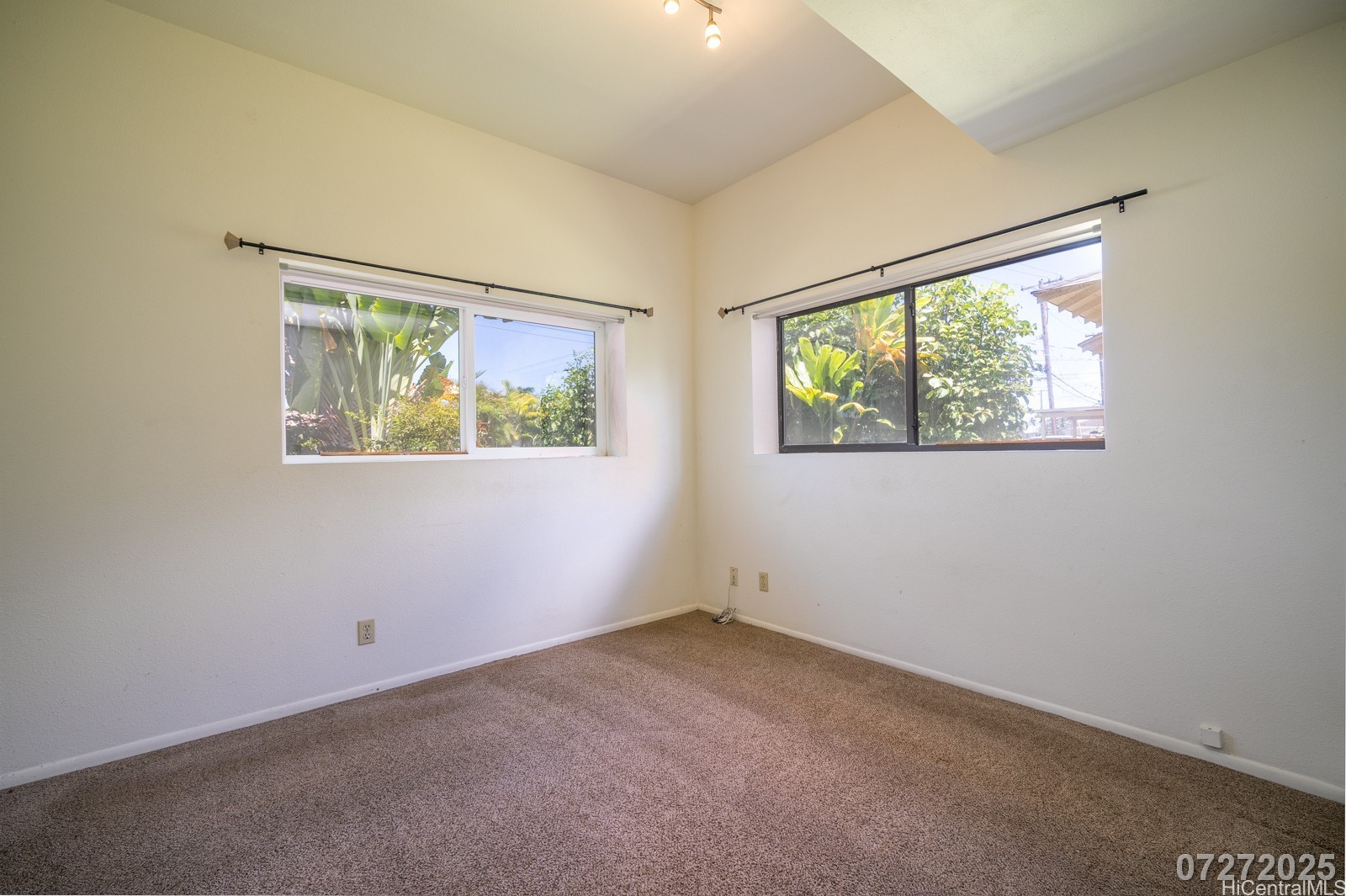 237 Kihapai Street — photo