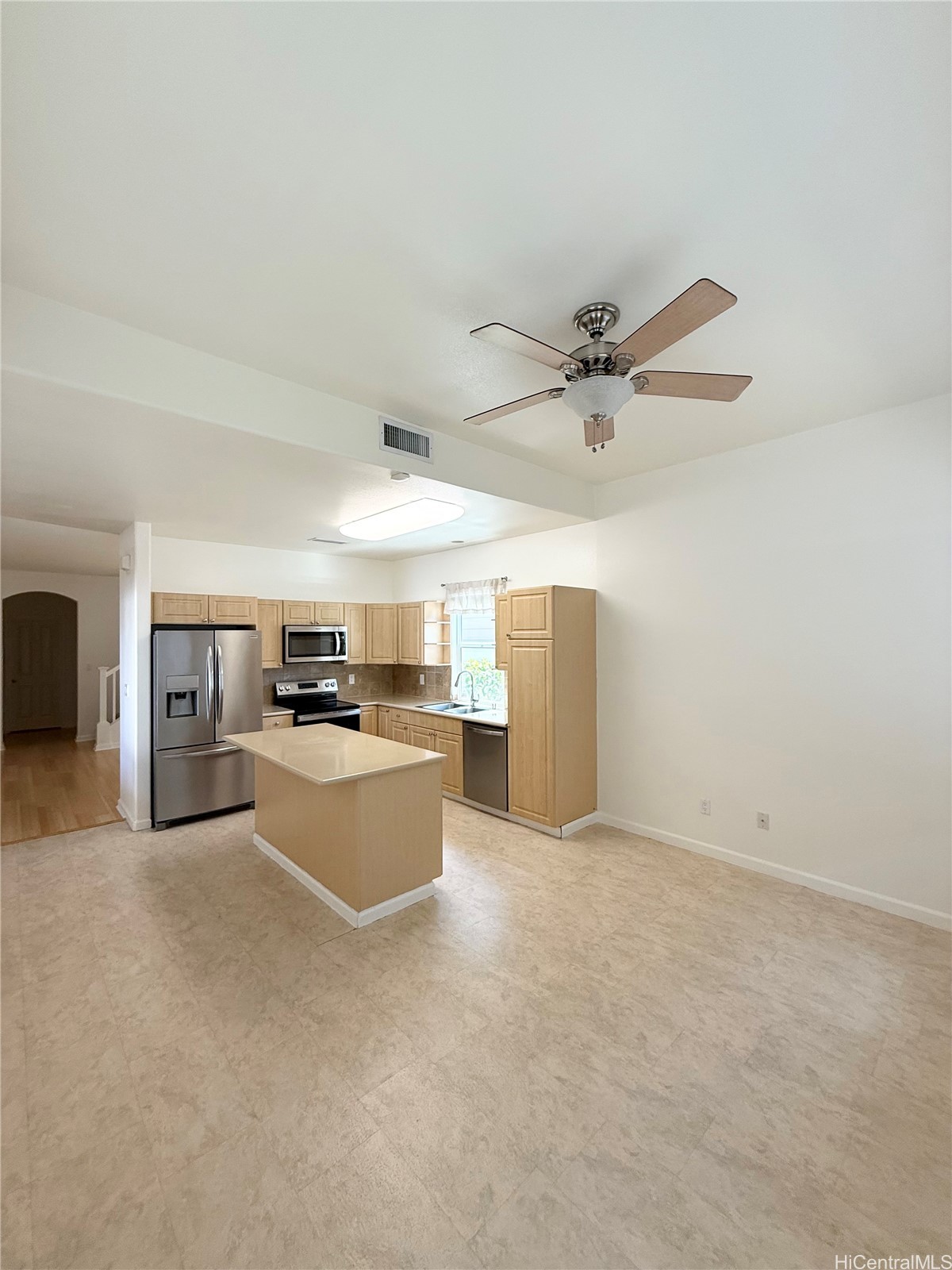 Home in Ewa Beach, HI 96706 — photo 2