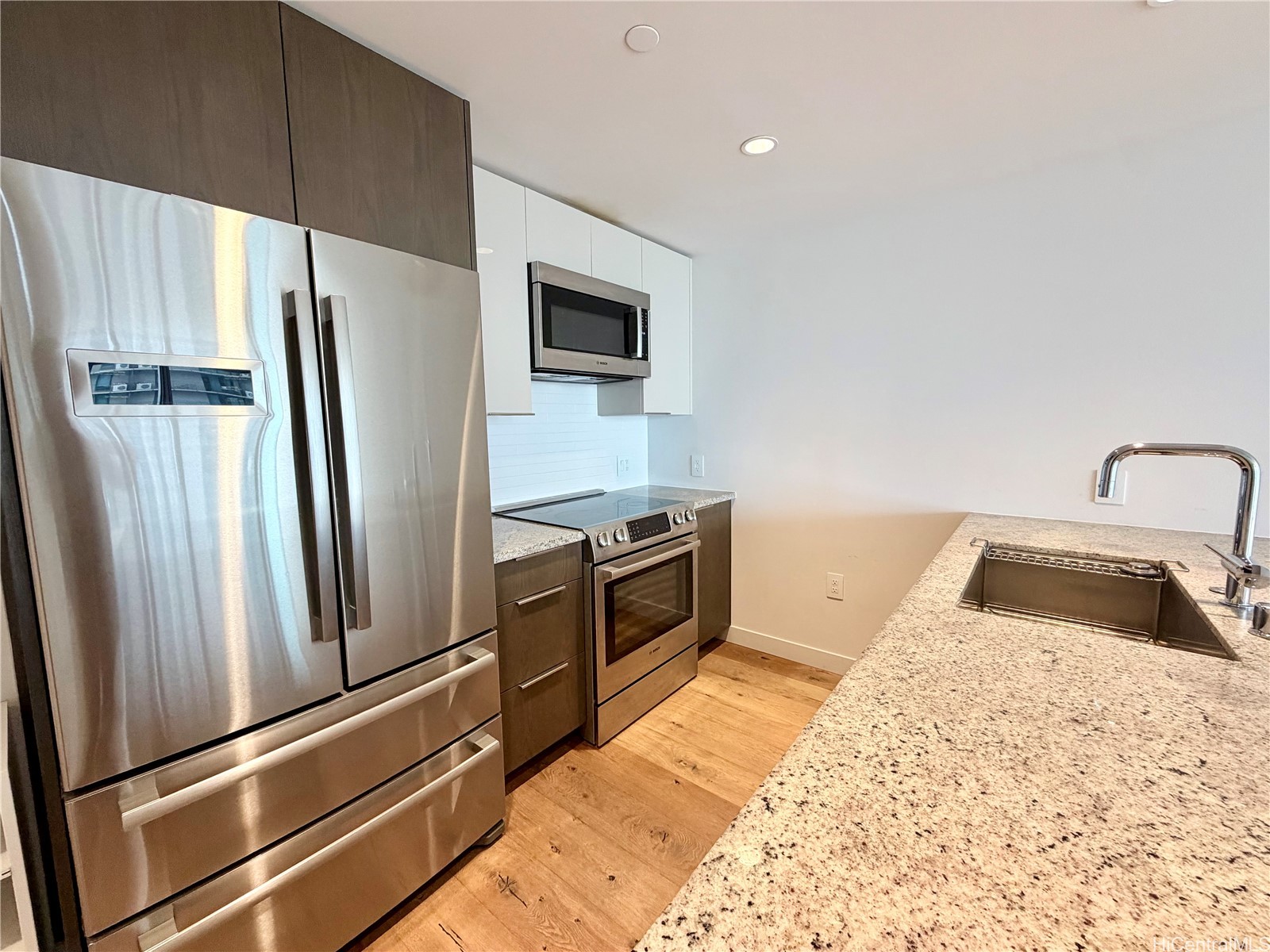 1001 Queen Street 2707 — photo