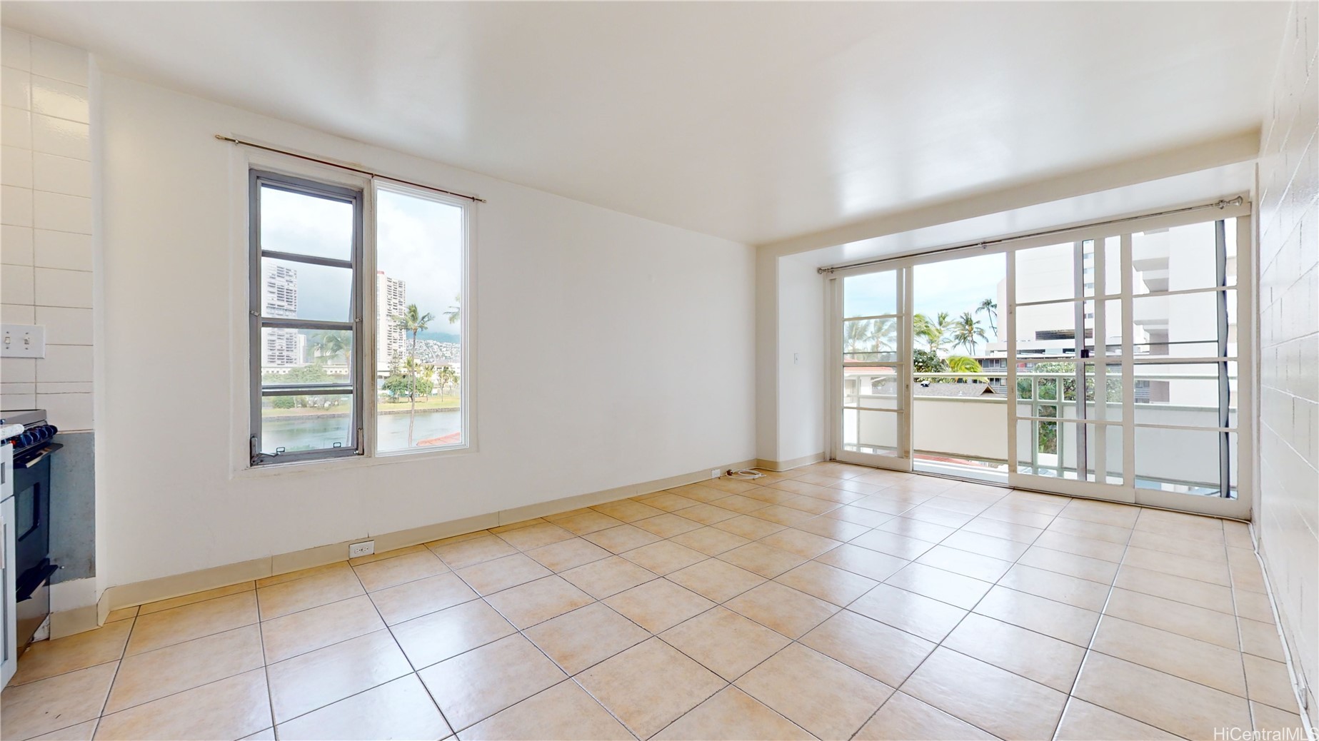 445 Kaiolu Street 311 — photo