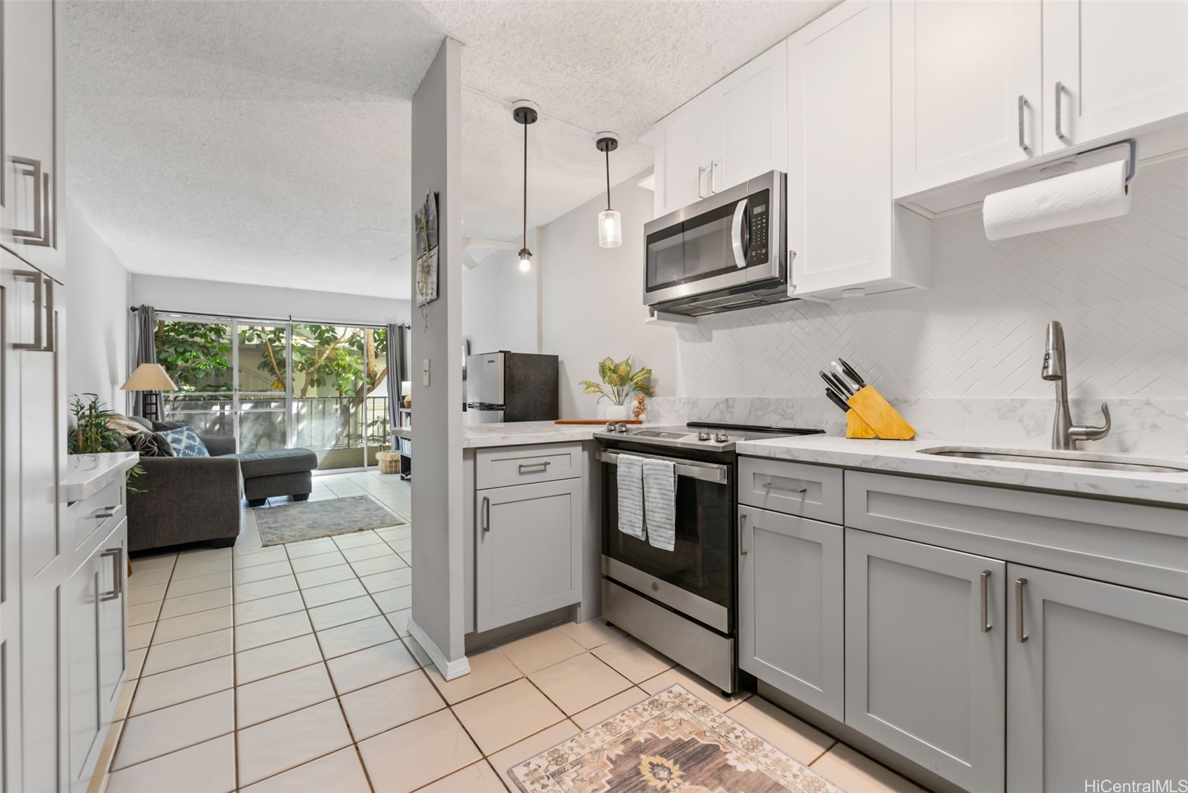 222 Kaiulani Avenue 201 — photo
