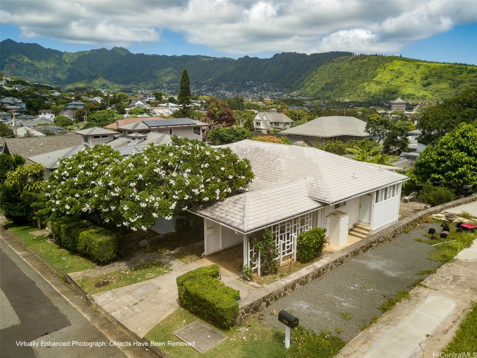 2035 Kakela Drive — photo