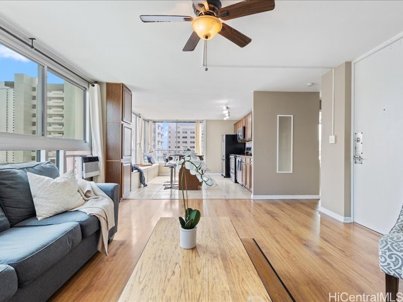 2421 Tusitala Street 1604 — photo