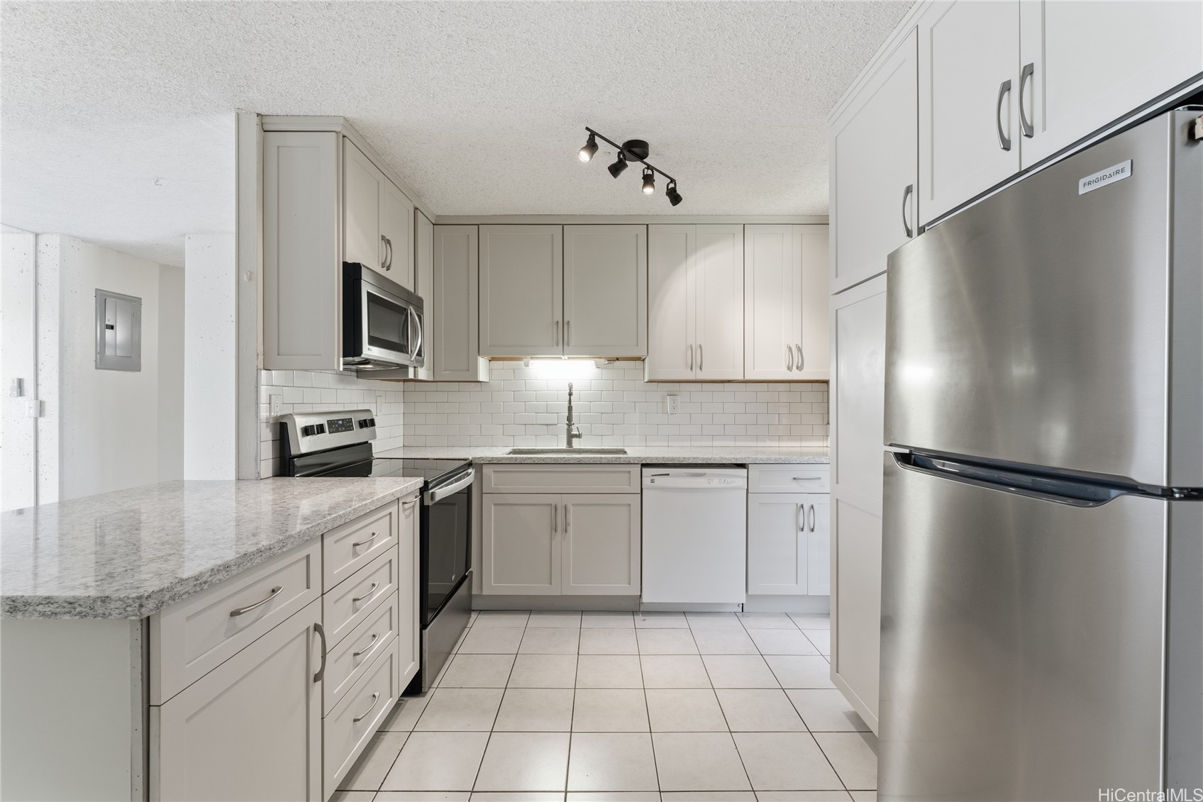 95-2043 Waikalani Place a205 — photo