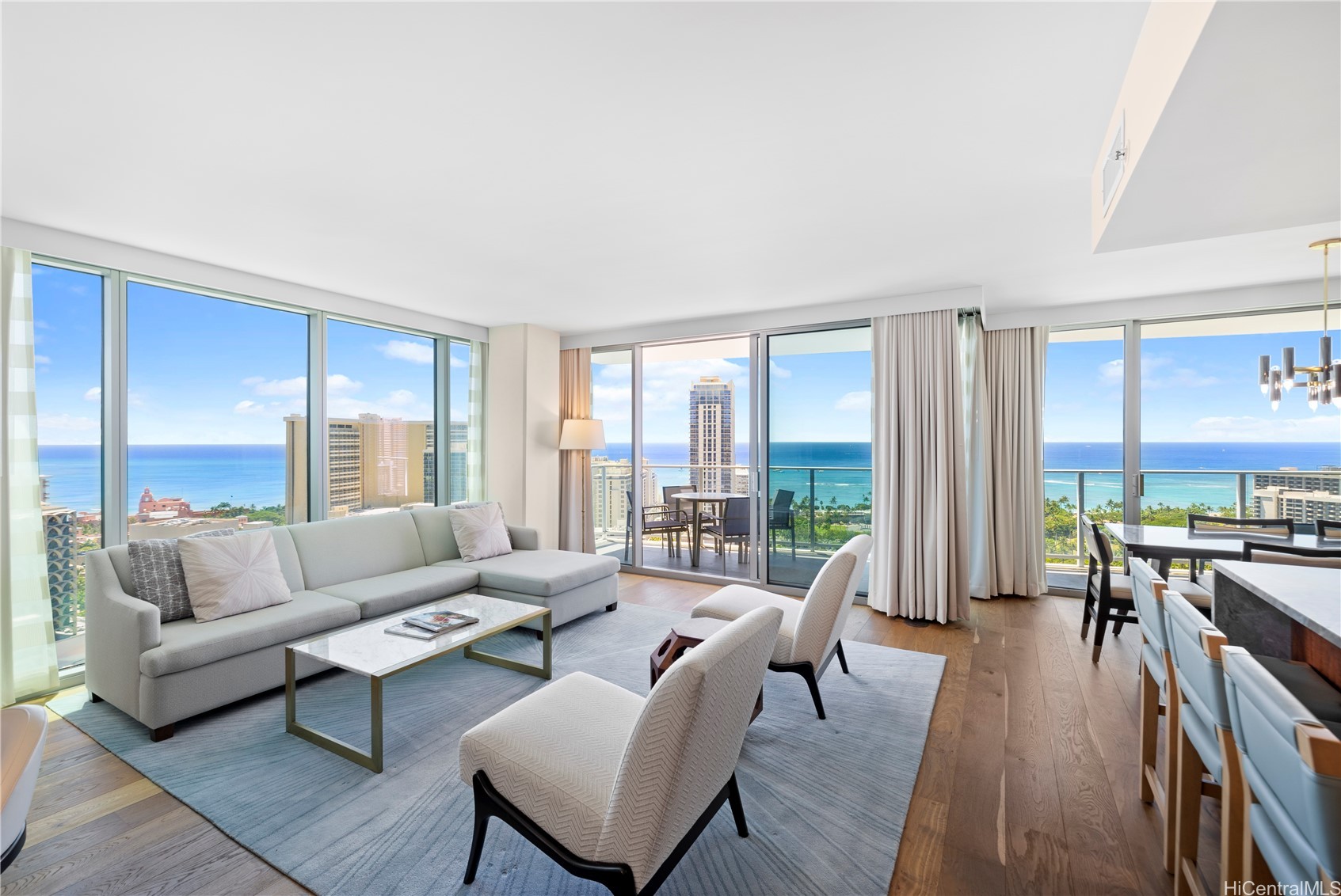 383 Kalaimoku Street E2710 — photo