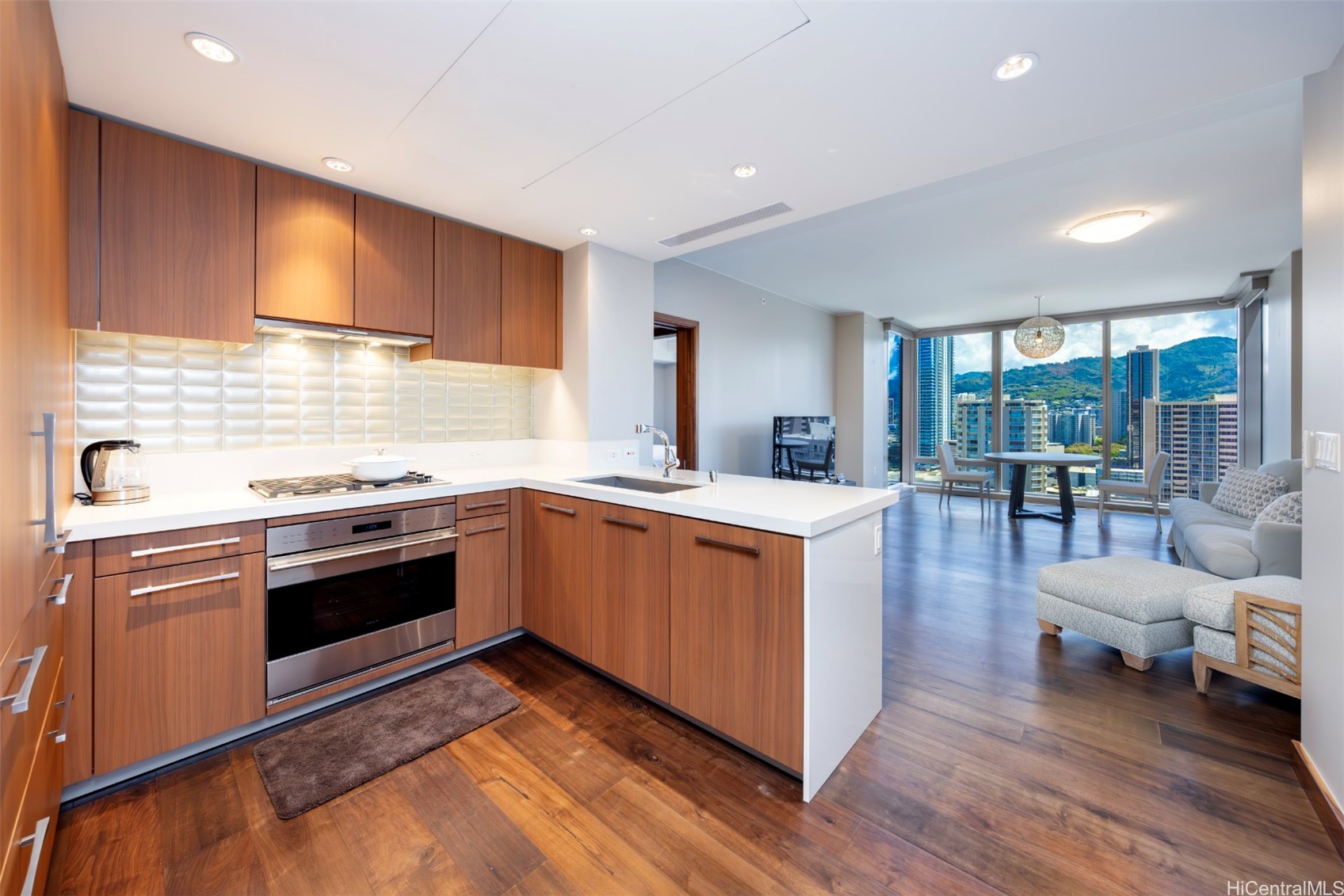 1555 Kapiolani Boulevard 1611 — photo