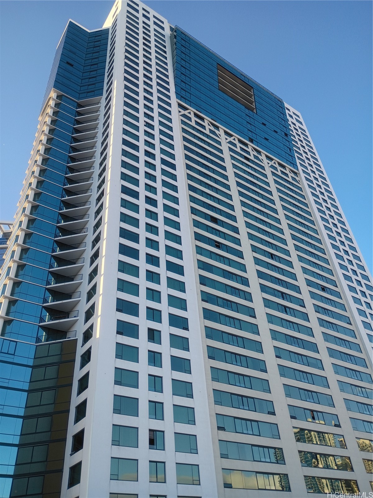 88 Piikoi Street 3509 — photo