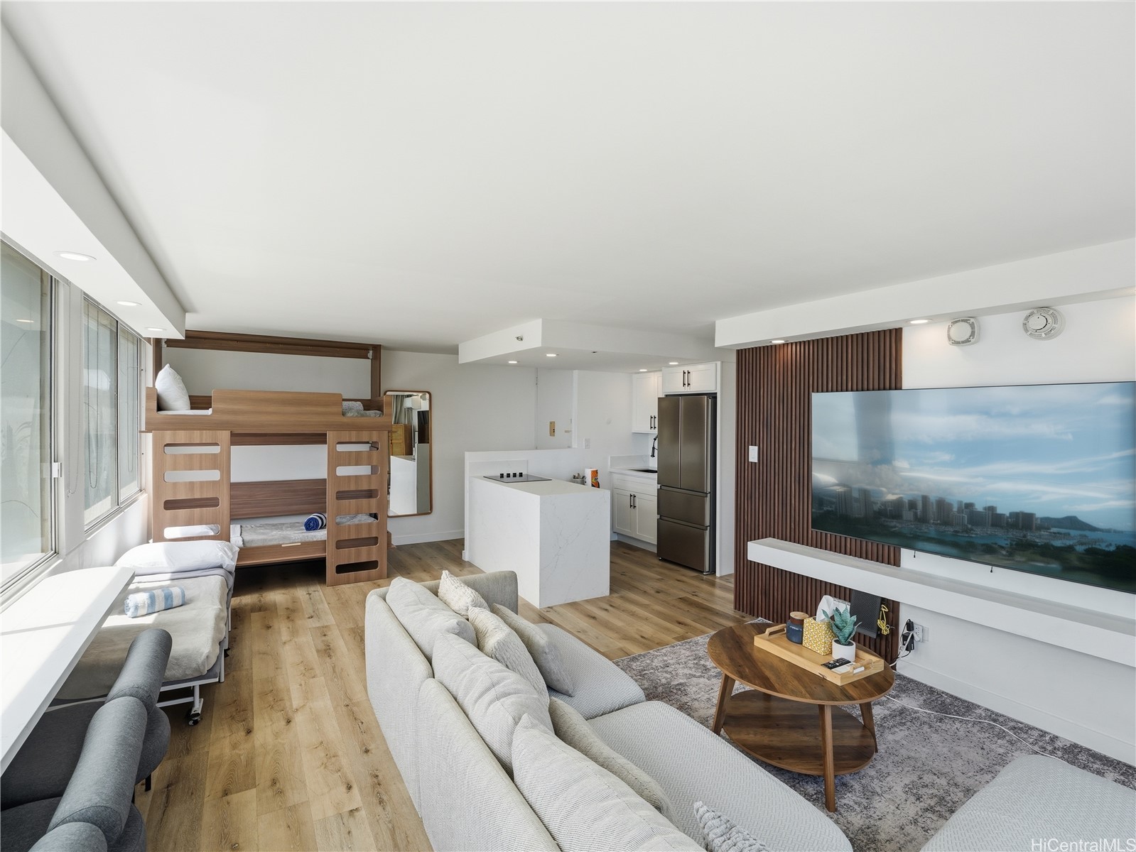 2427 Kuhio Avenue 3102 — photo