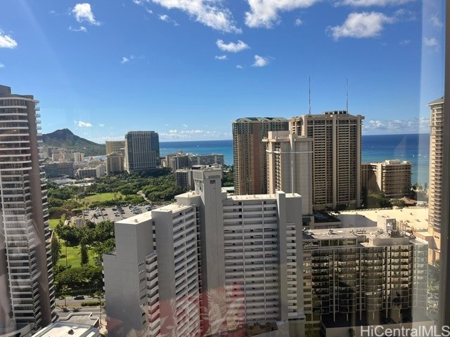 411 Hobron Lane 3507 — photo