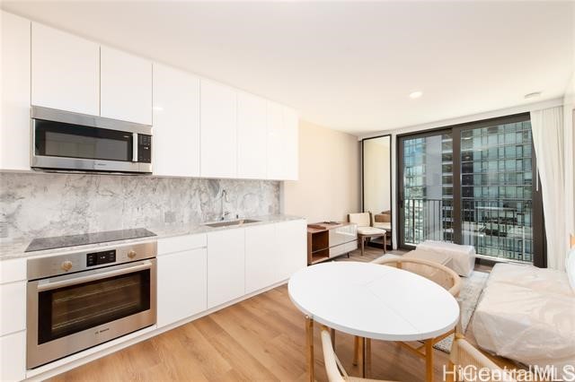 987 Queen Street 906 — photo