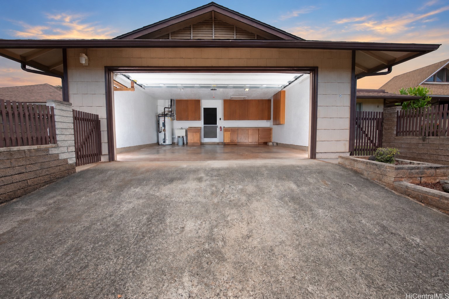 94-277 Kuanalio Loop — photo