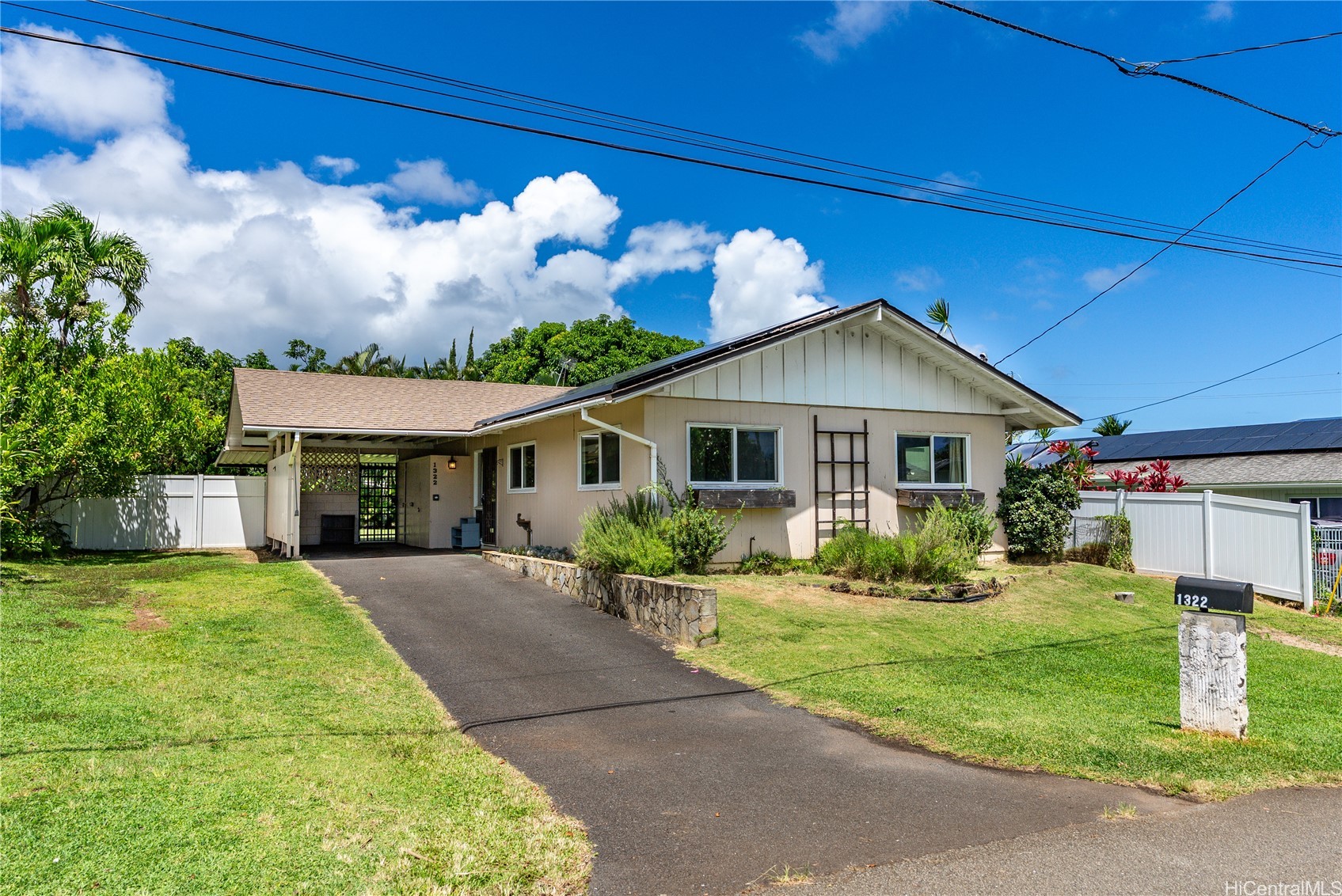 1322 Ulupuni Street — photo