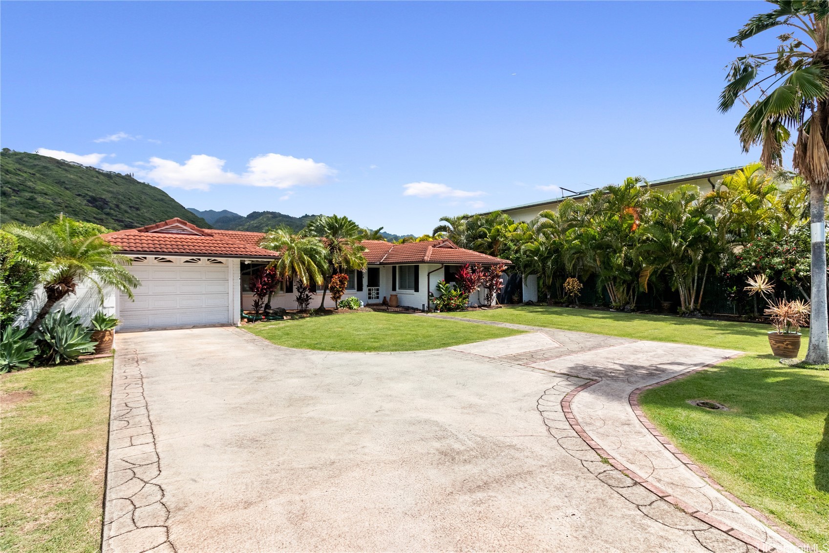 5562 Kalanianaole Highway — photo
