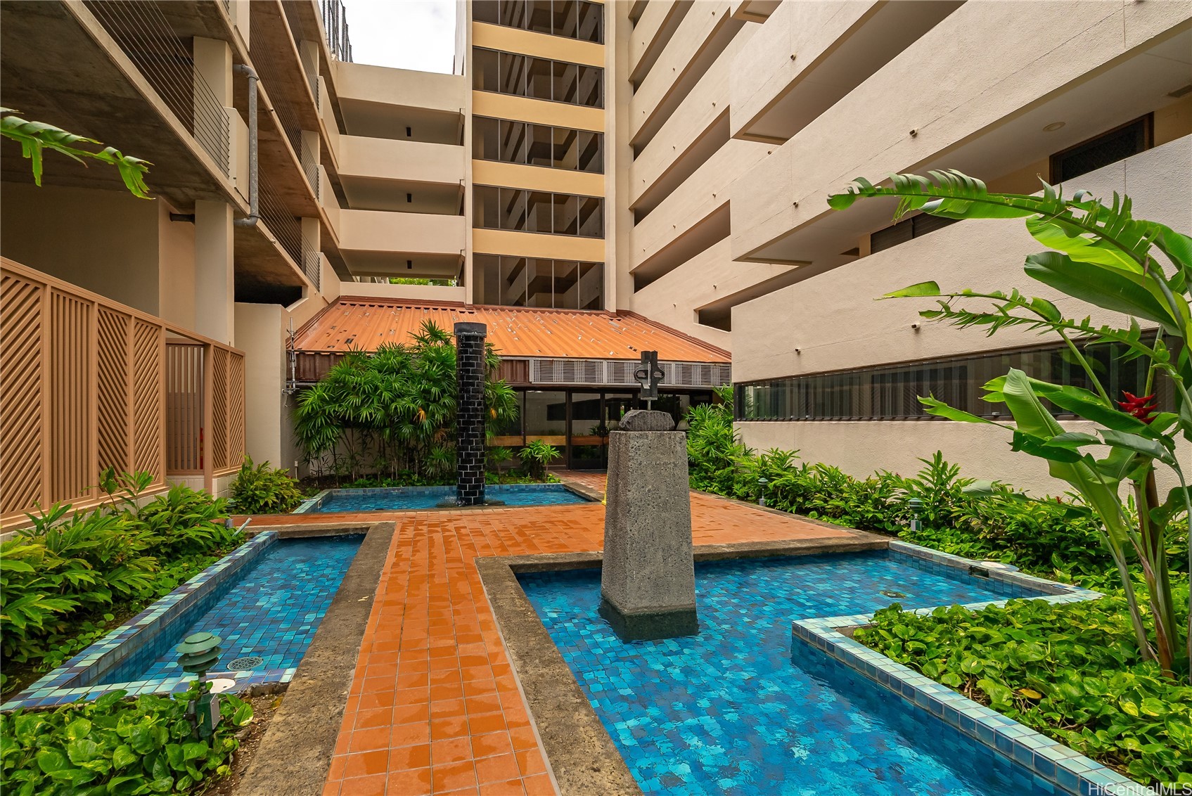555 Hahaione Street 5B — photo