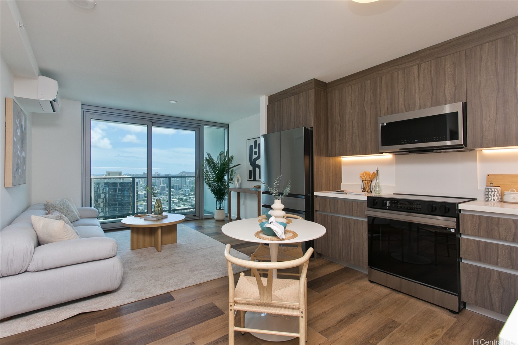1515 Liona Street 3905 — photo