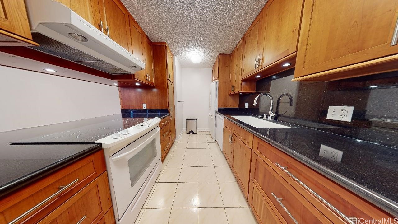 2600 Pualani Way 105 — photo