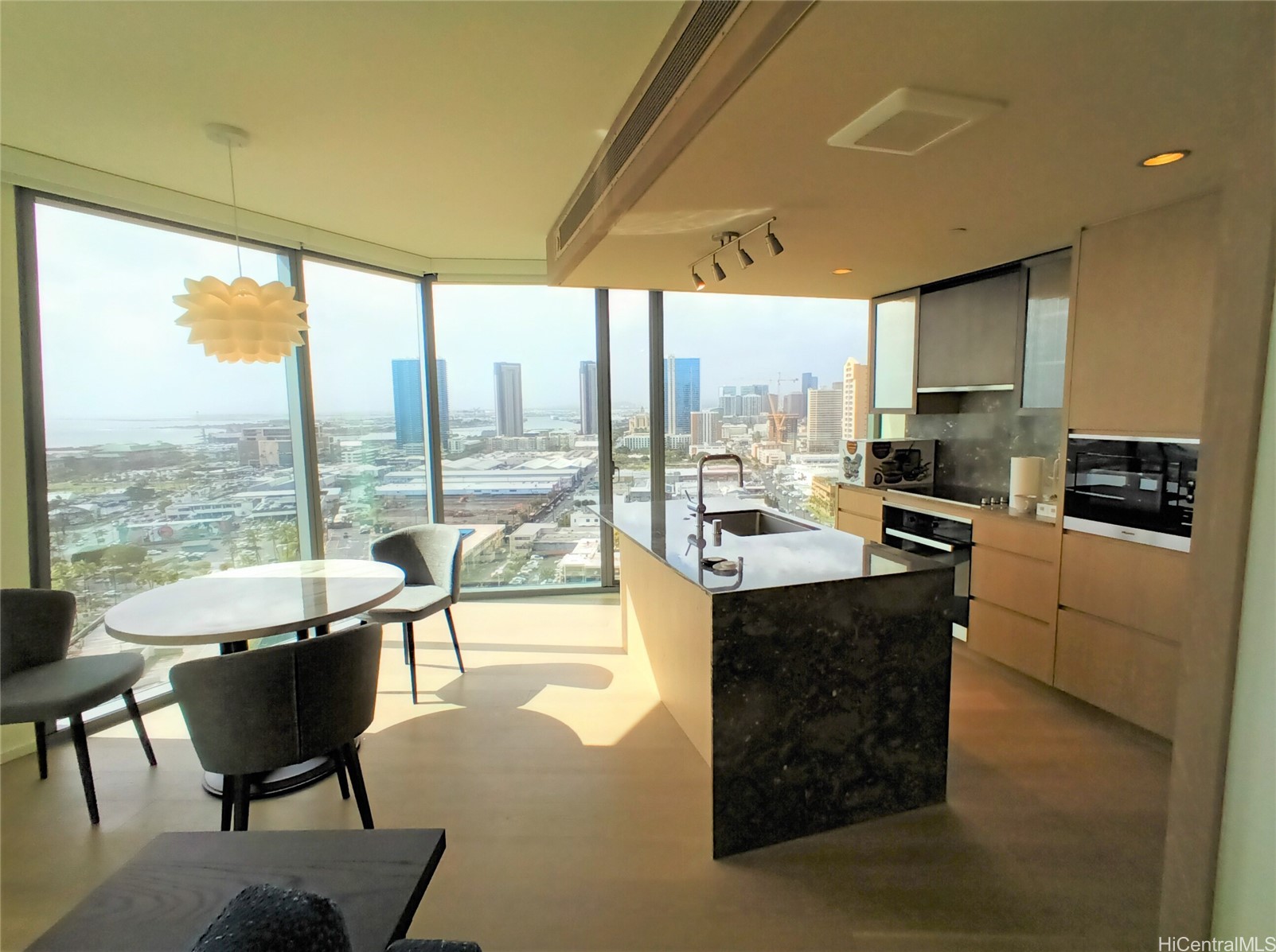 1000 Auahi Street 2001 — photo