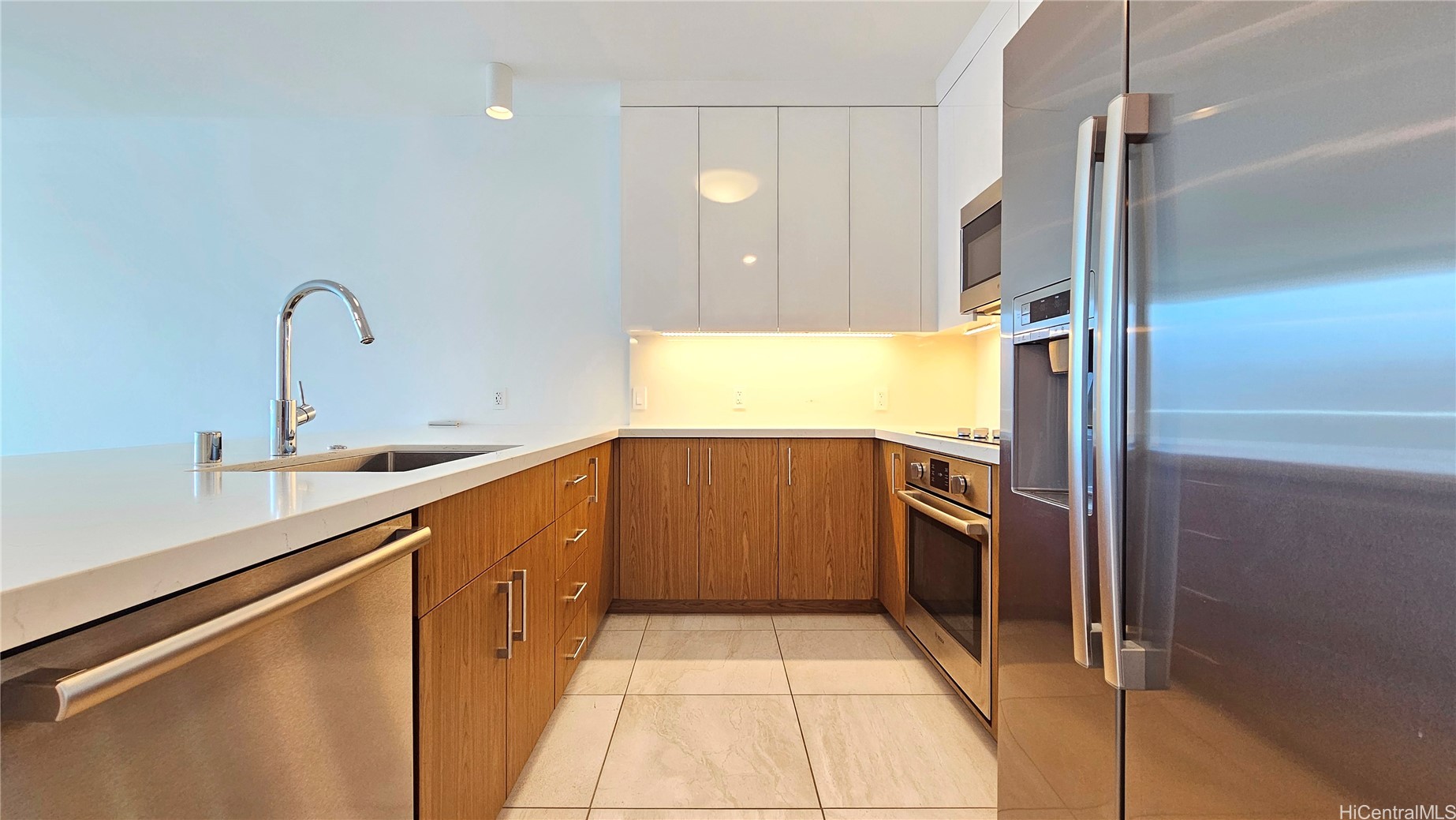 629 Keeaumoku Street Unit 1305 — photo