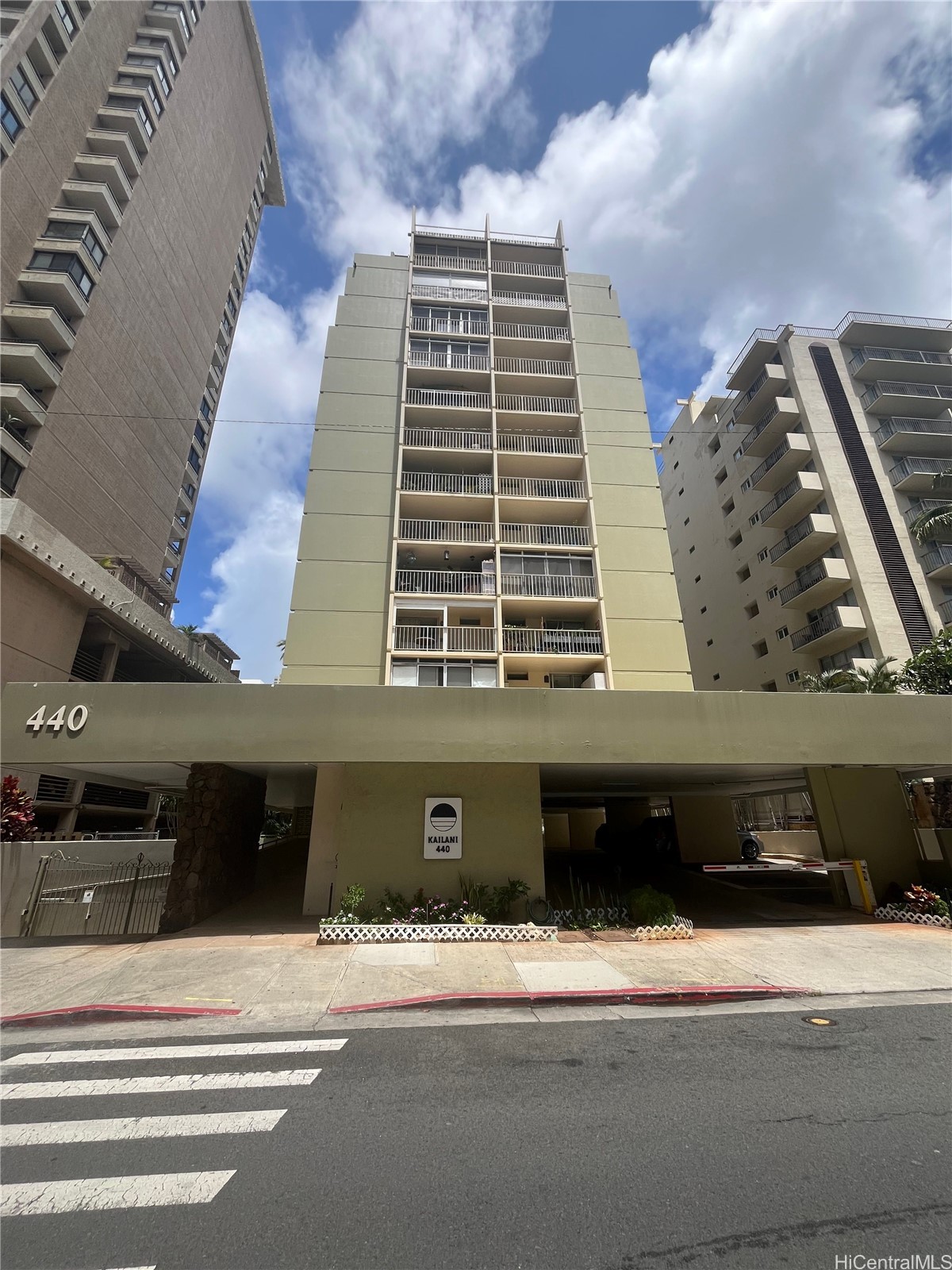 440 Lewers Street 902 — photo