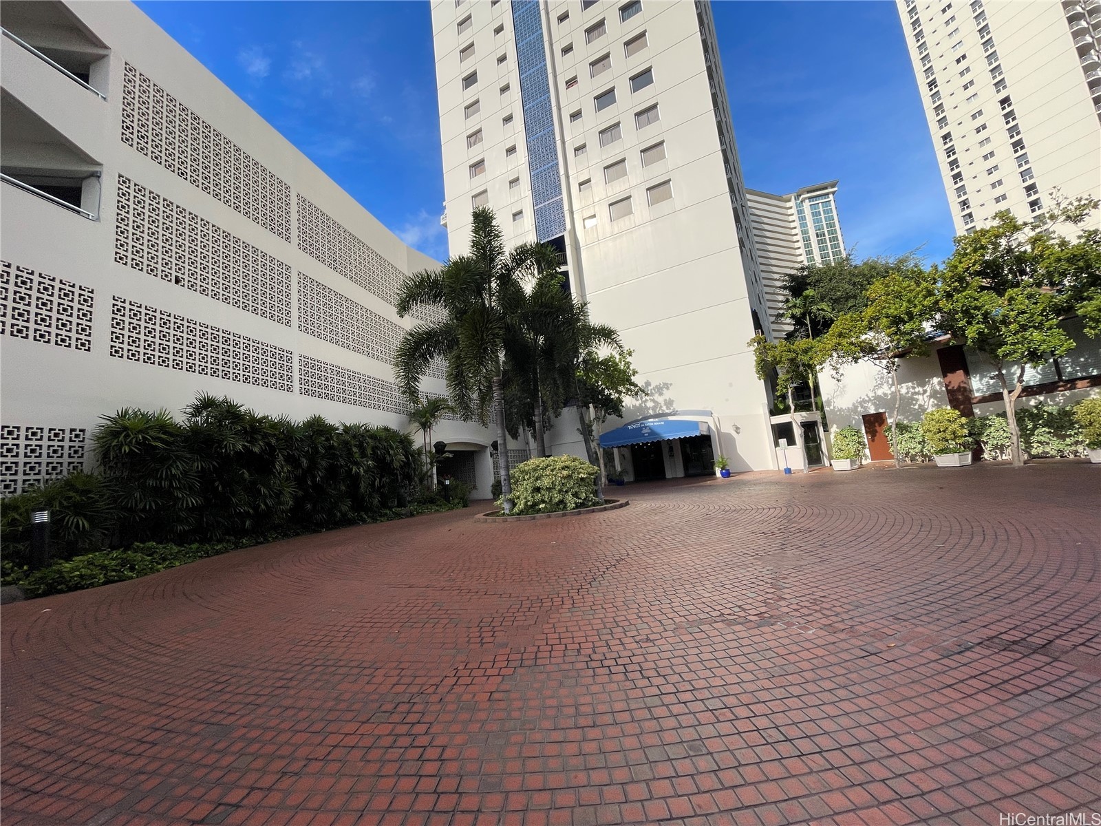 400 Hobron Lane 1115 — photo