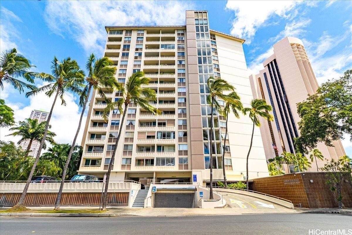 1676 Ala Moana Boulevard 1303 — photo