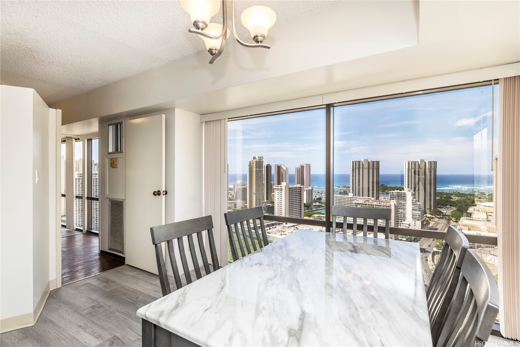 1750 Kalakaua Avenue 3201 — photo