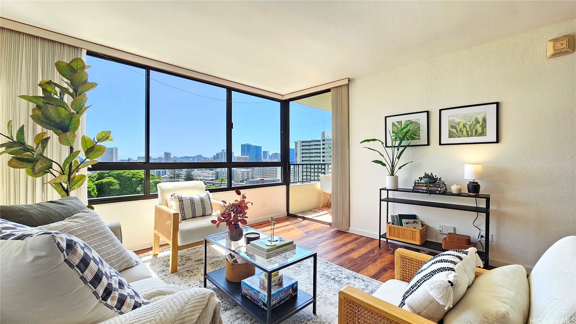 1054 Green Street 607 — photo