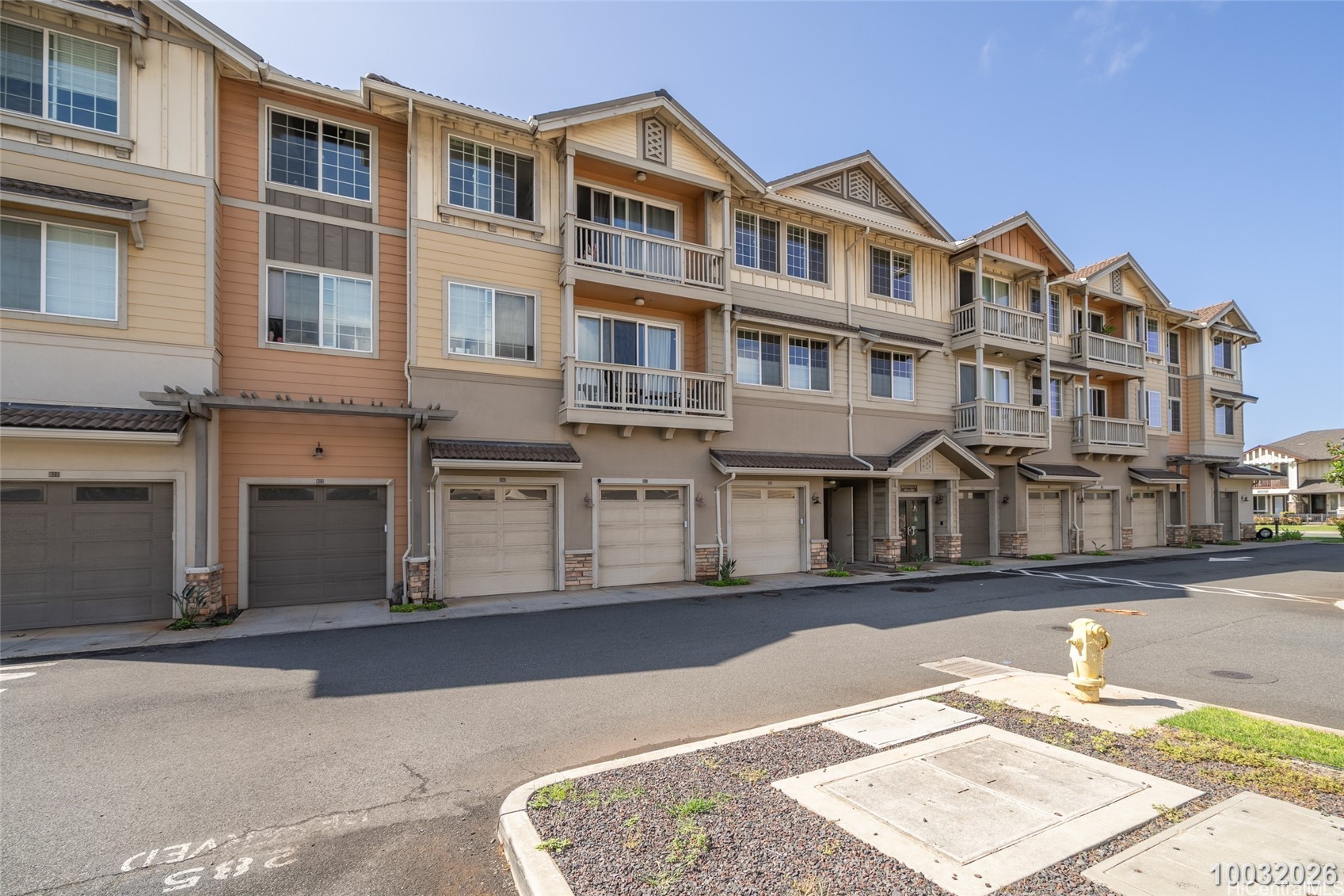 1020 Kakala Street Unit 821 — photo