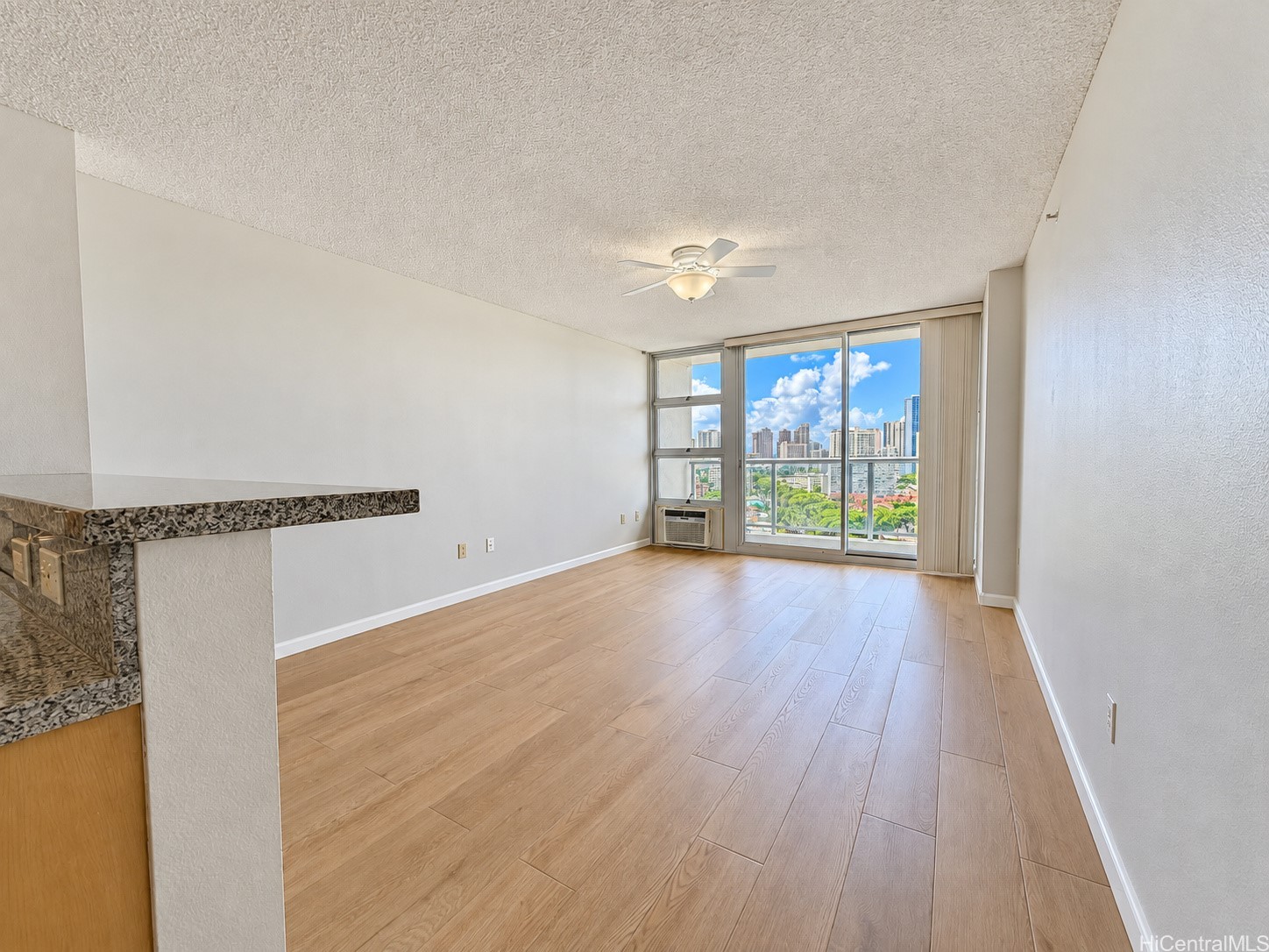 1315 Kalakaua Avenue Unit 1604 — photo