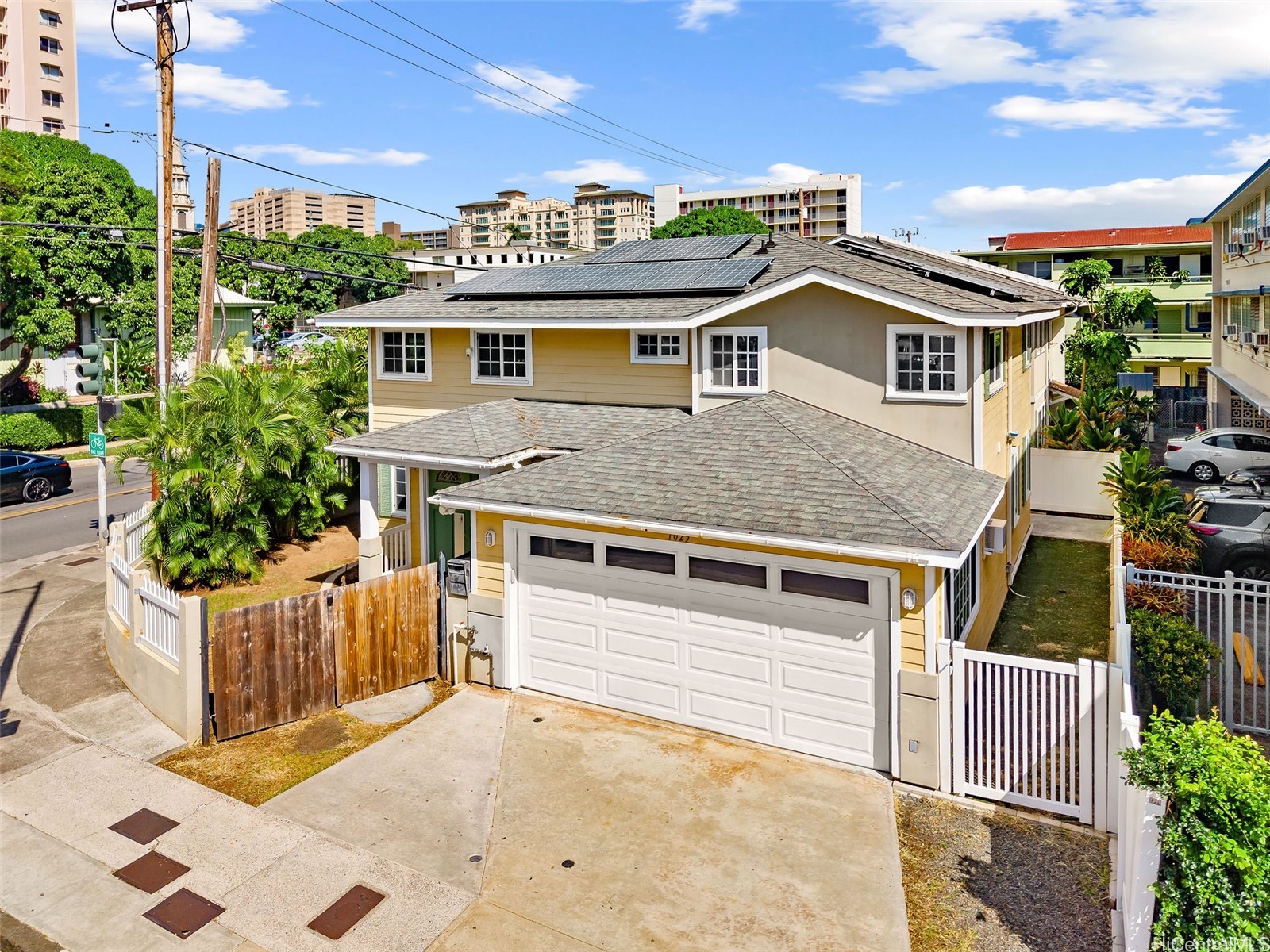 1025 Punahou Street Unit a — photo