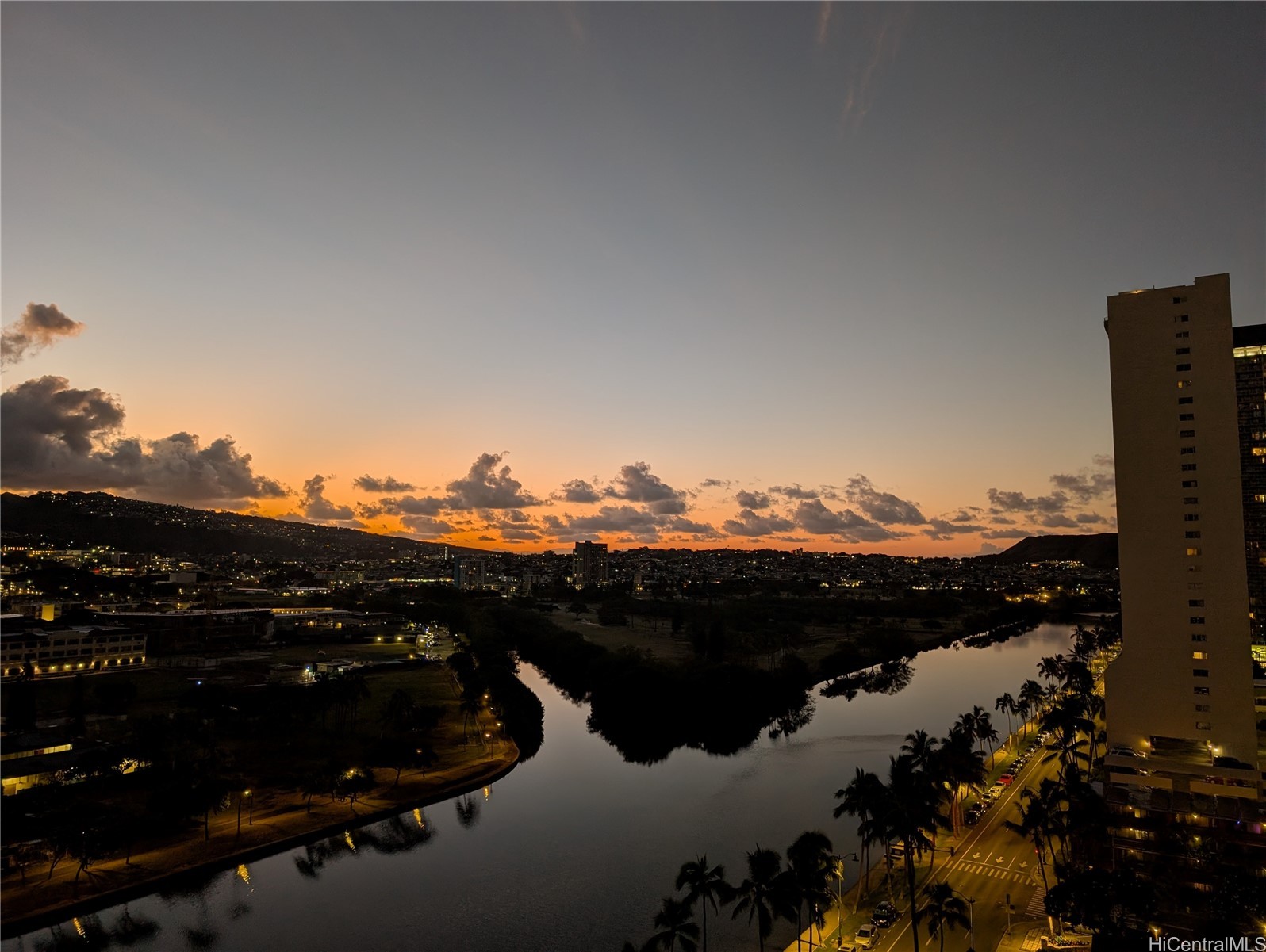 2121 Ala Wai Boulevard Unit 1706 — photo