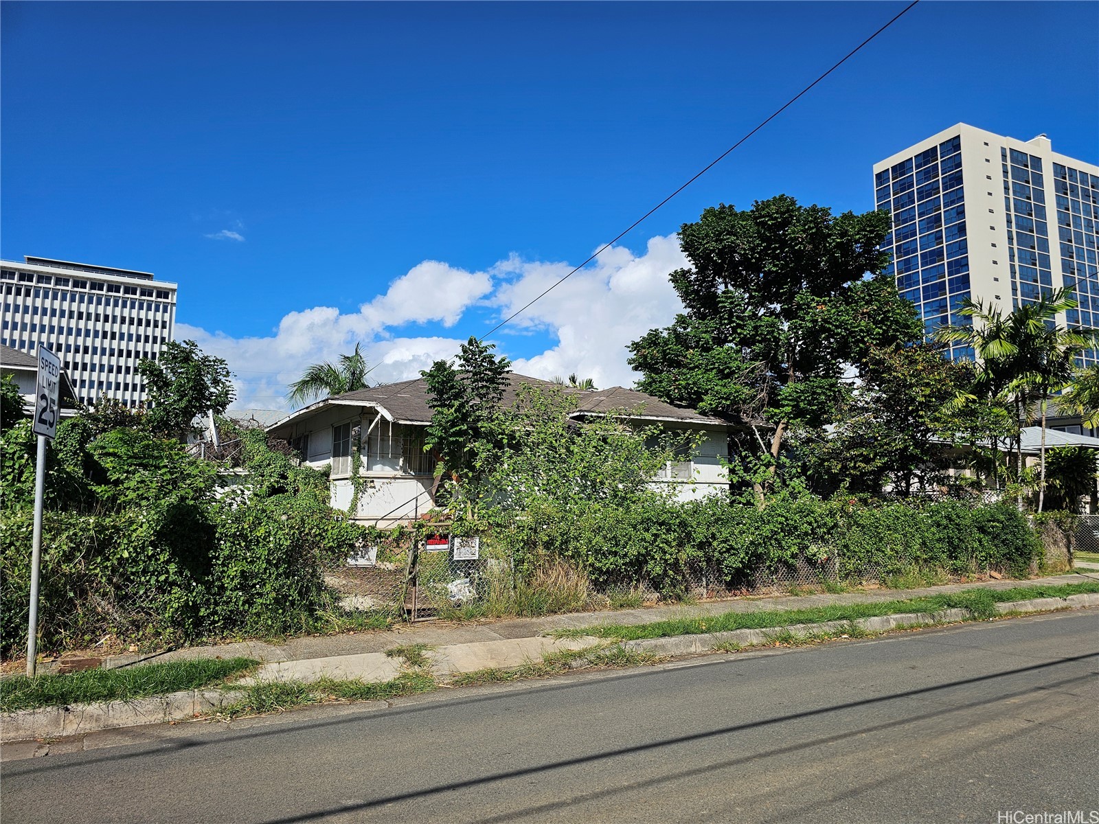 1140 Elm Street — photo