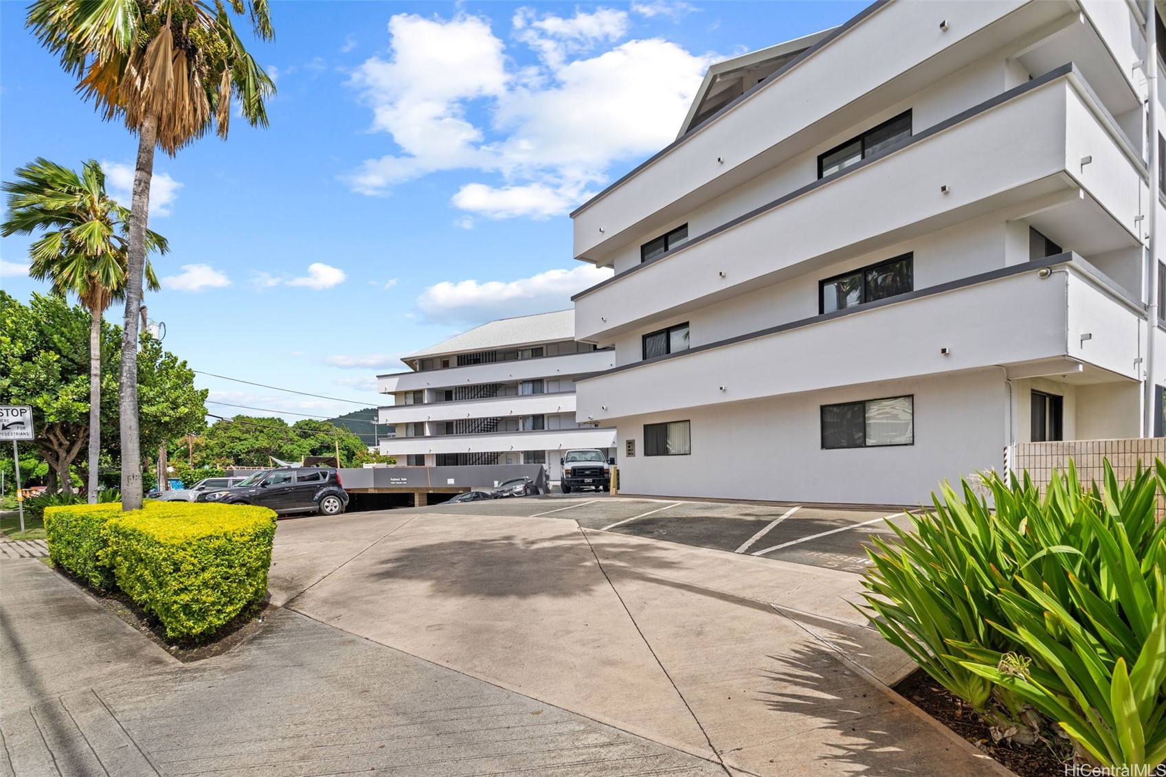 2860 Waialae Avenue Unit 211 — photo