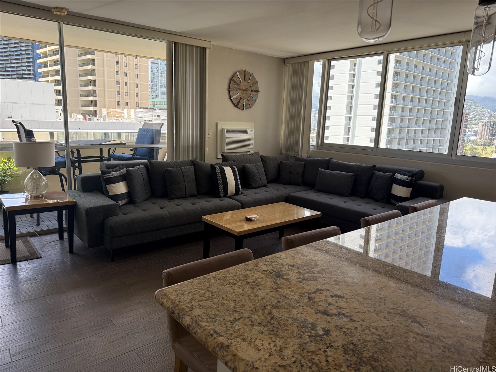2500 Kalakaua Avenue Unit 1803 — photo