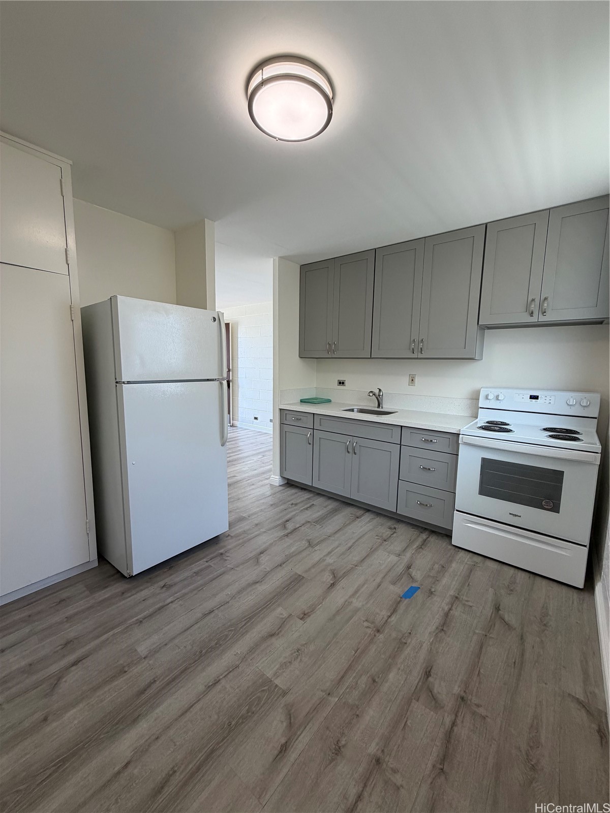 915 Birch Street Unit 206 — photo