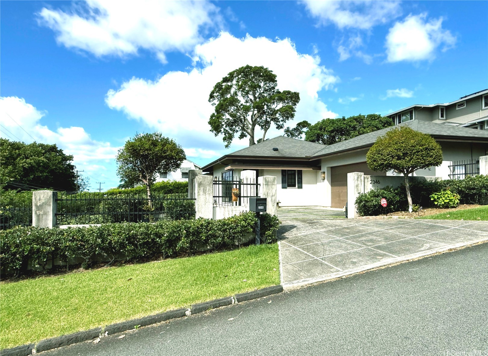 2346 Manoa Road — photo