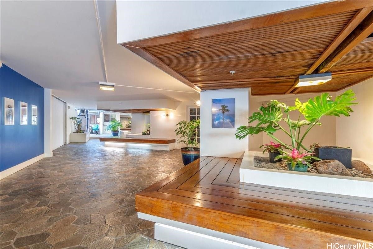 2463 Kuhio Avenue Unit 607 — photo