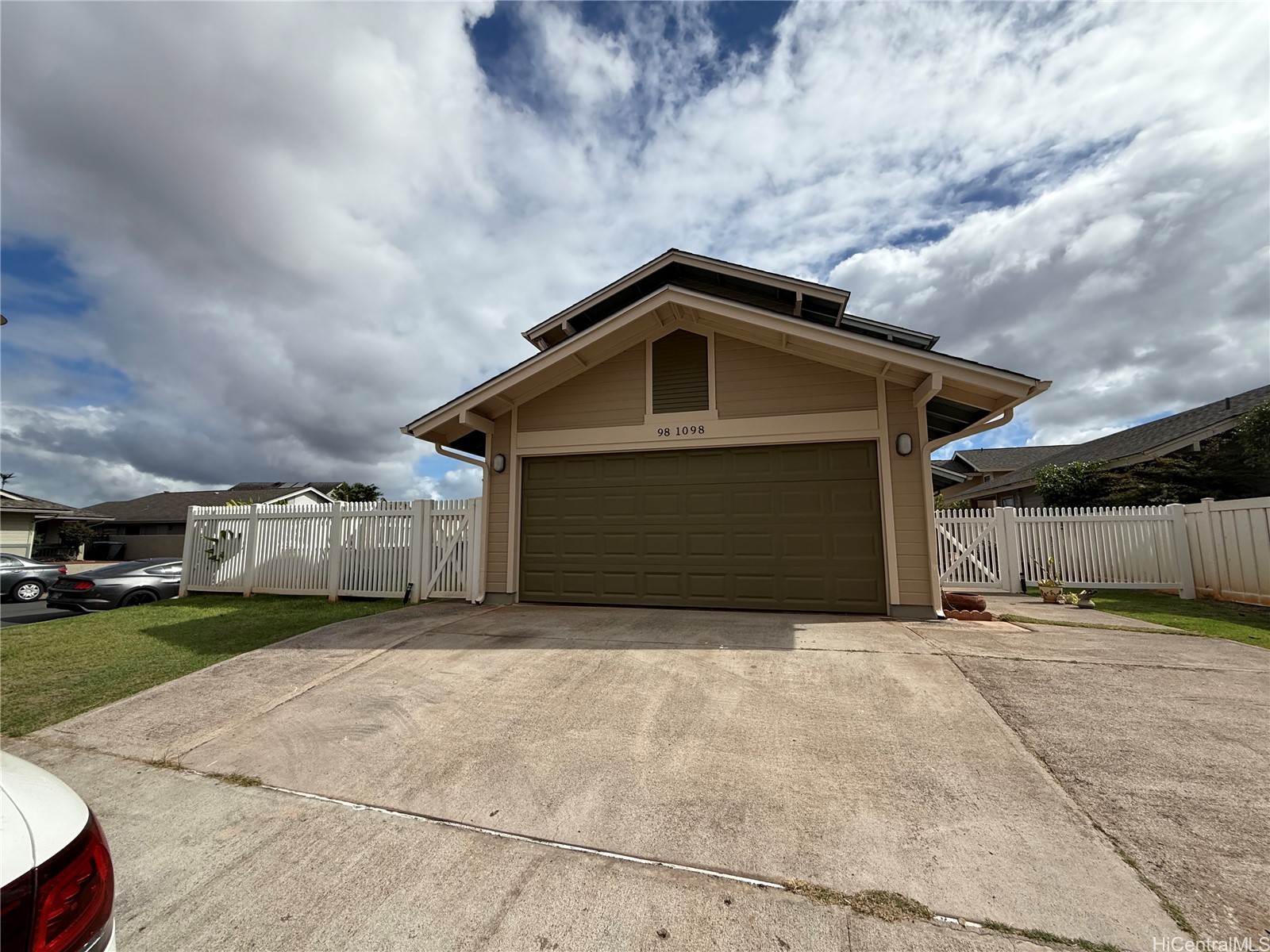 94-1098 Awalua Street — photo