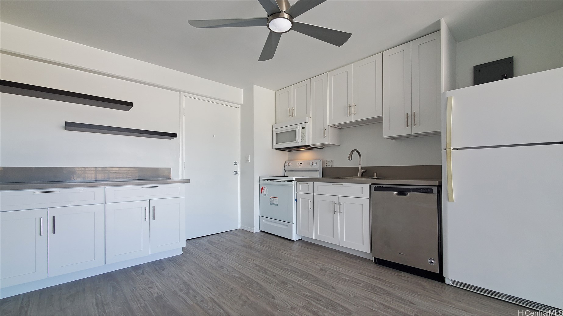 1655 Makaloa Street Unit 2101 — photo