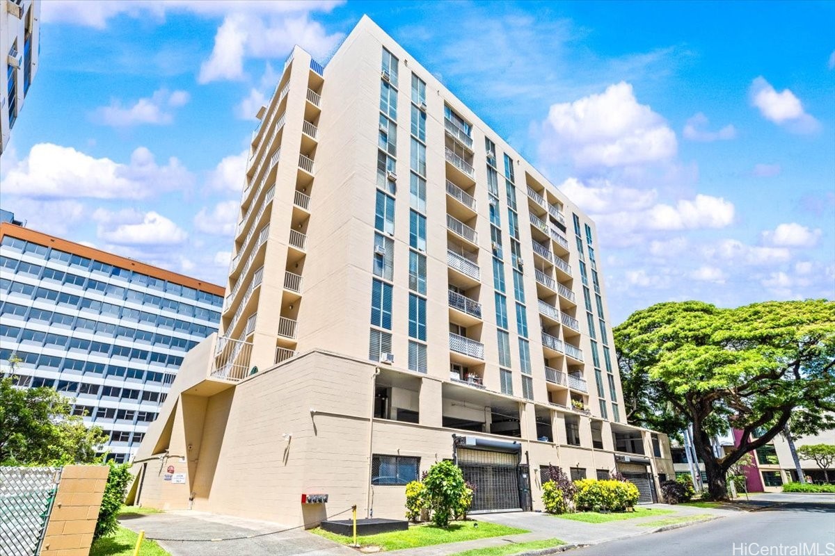 1415 Punahou Street Unit 903 — photo